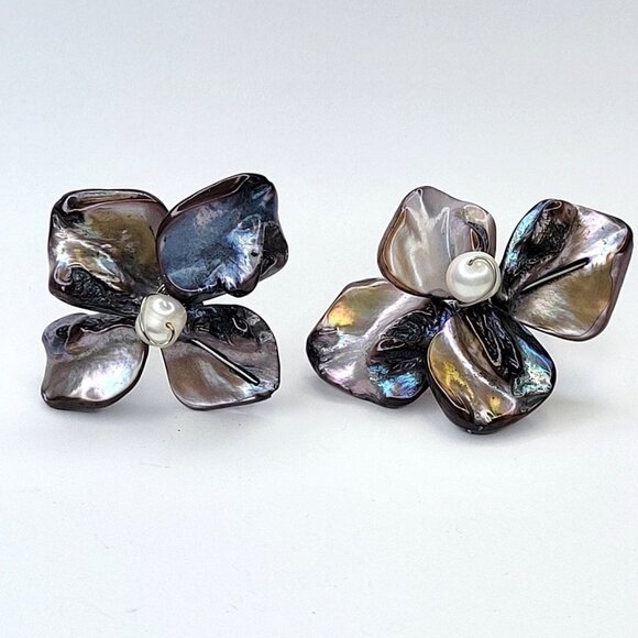 Grey Purple Shell Ring with Genuine Pearl Bead Asymmetric Flower Adjustable Ring - Picture 4 of 11